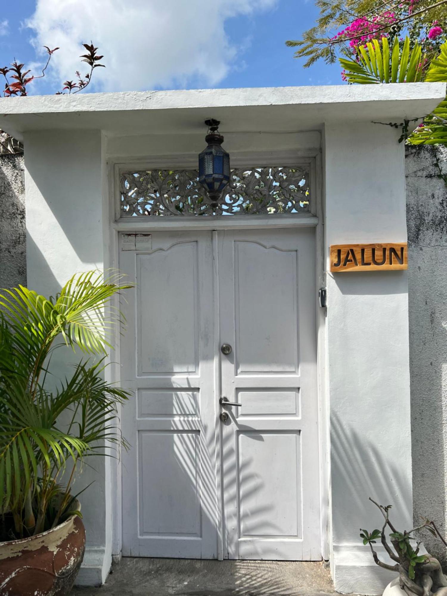 Villa Jalun Семиняк Екстериор снимка